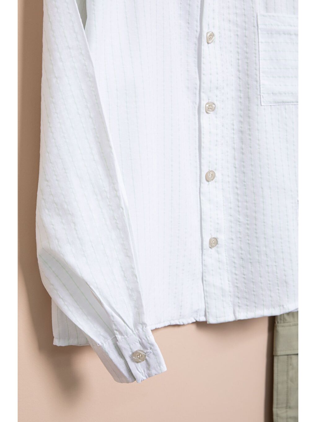 Beyaz Çizgili Gömlekli Paraşüt Pantolonlu Erkek Çocuk 2li Takım 23261-3