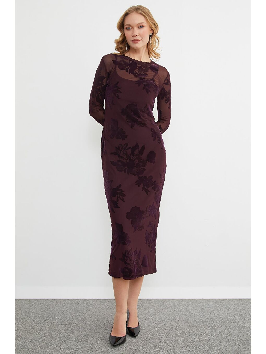 Mürdüm Kadife Detaylı Astarlı Maxi Boy Transparan Elbise-1