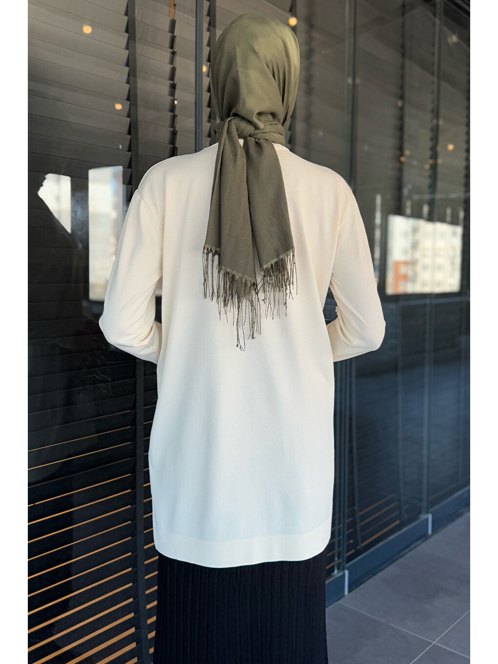 Bej Kelebek Taşlı Bisiklet Yaka Tesettür Tunik-7