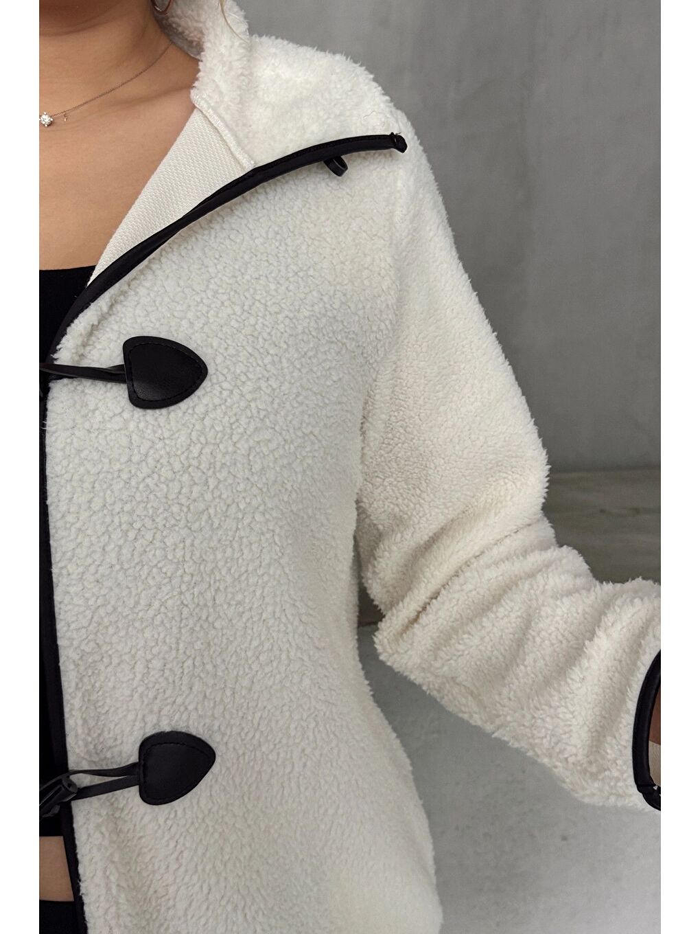 Ekru Büyük Beden Önü Kapamalı Cepli Uzun Kollu Pelüş Mont 301816-6