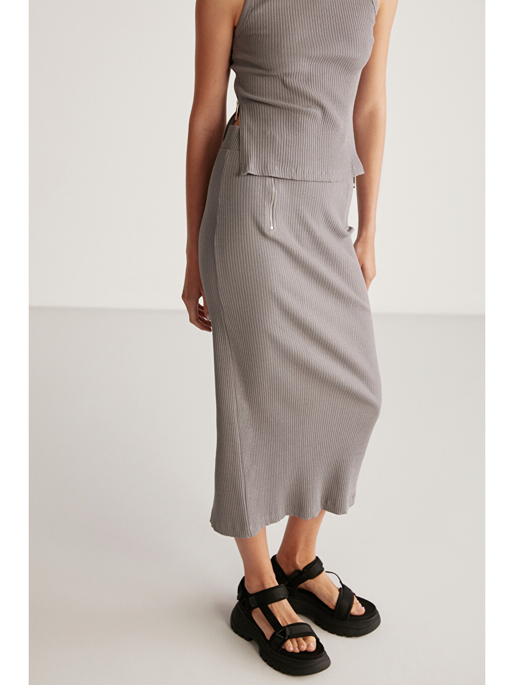 Lauren Kadın Slim Fit Fermuar Detaylı Midi Gri Etek-1