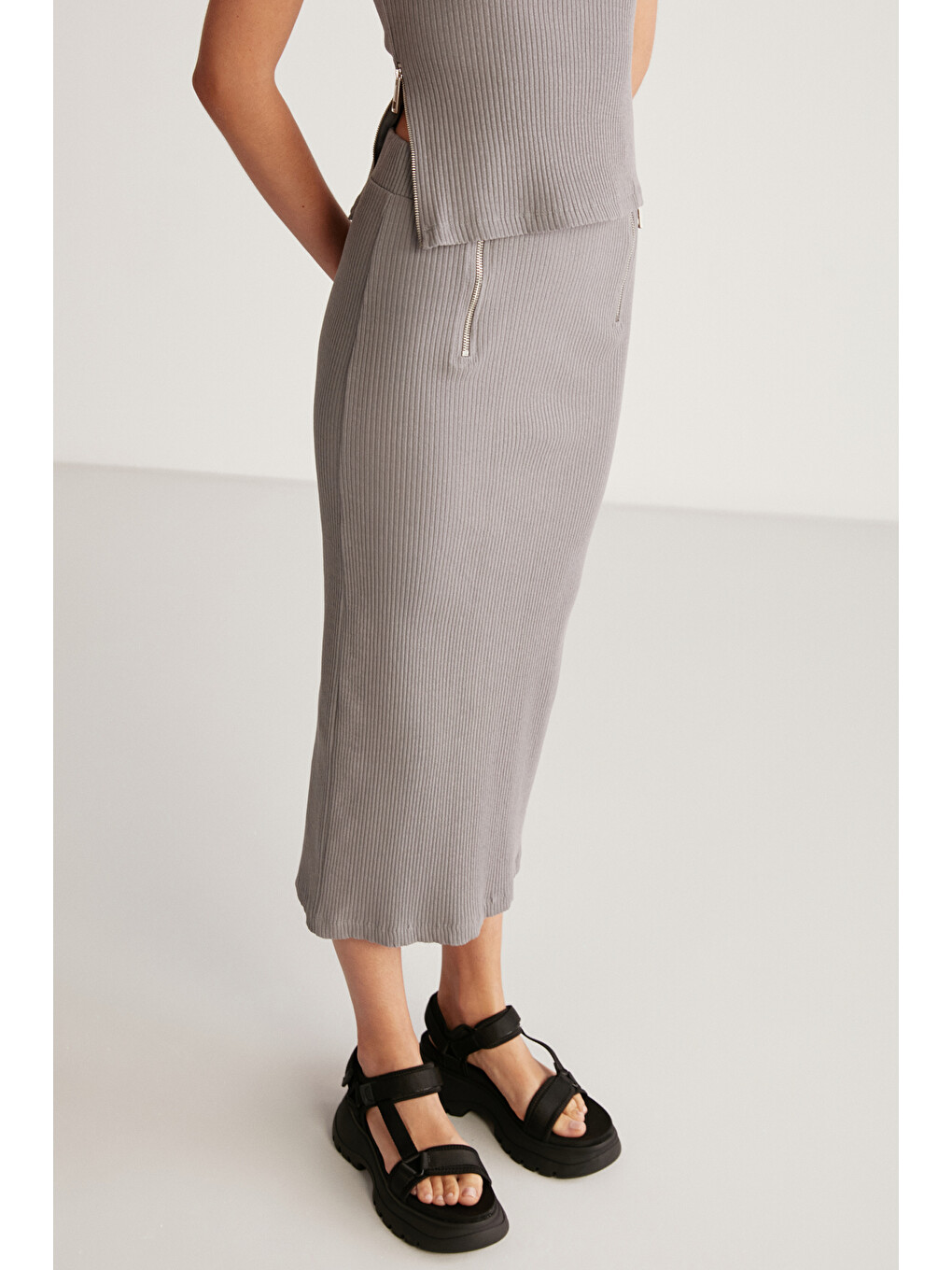 Lauren Kadın Slim Fit Fermuar Detaylı Midi Gri Etek-2