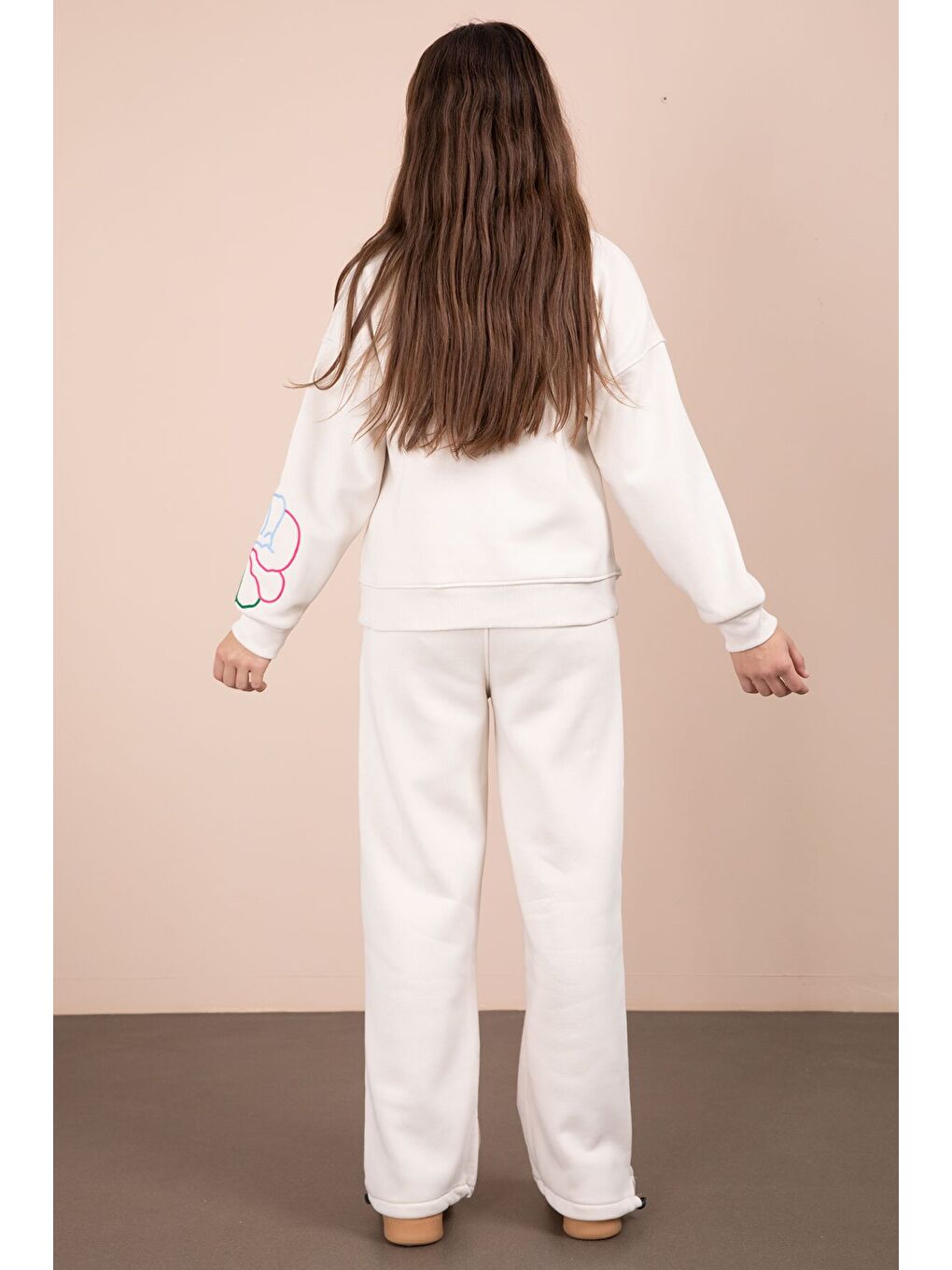 Ekru Krem Çiçek Nakış Detaylı Geniş Paça Kız Çocuk Şardonlu Takım 23284-2