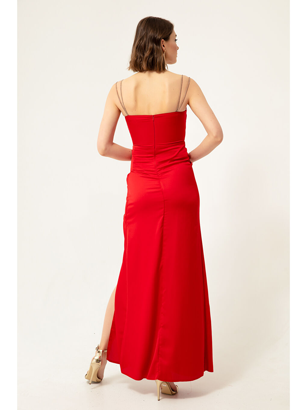 Kadın Kırmızı Taş Askılı Degaje Yaka Saten Abiye Elbise-4