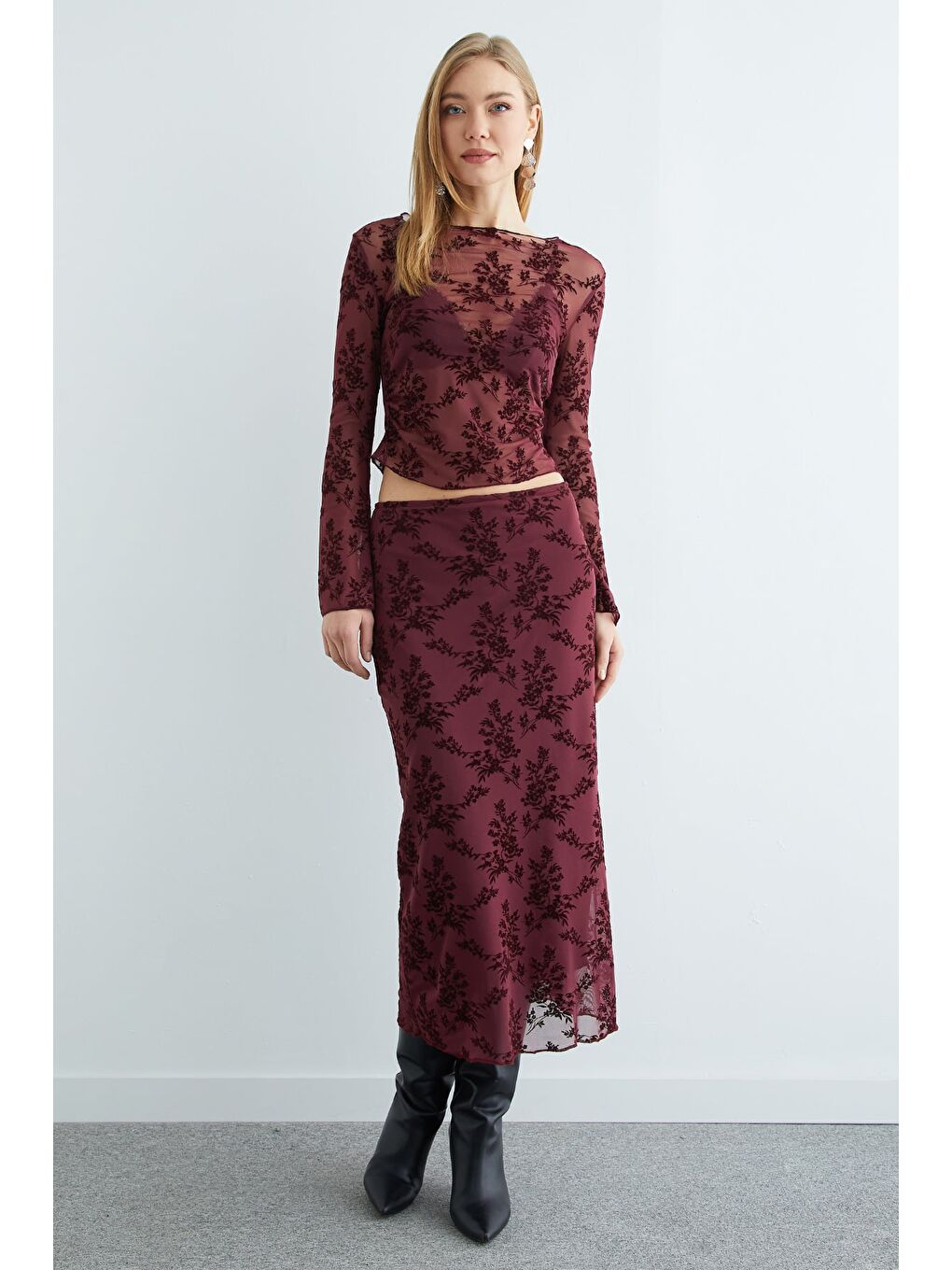 Bordo Beli Lastikli Çiçek Kabartmalı Astarlı Tül Etek-1