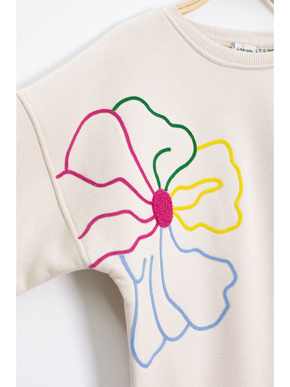 Ekru Krem Çiçek Nakış Detaylı Geniş Paça Kız Çocuk Şardonlu Takım 23284-4