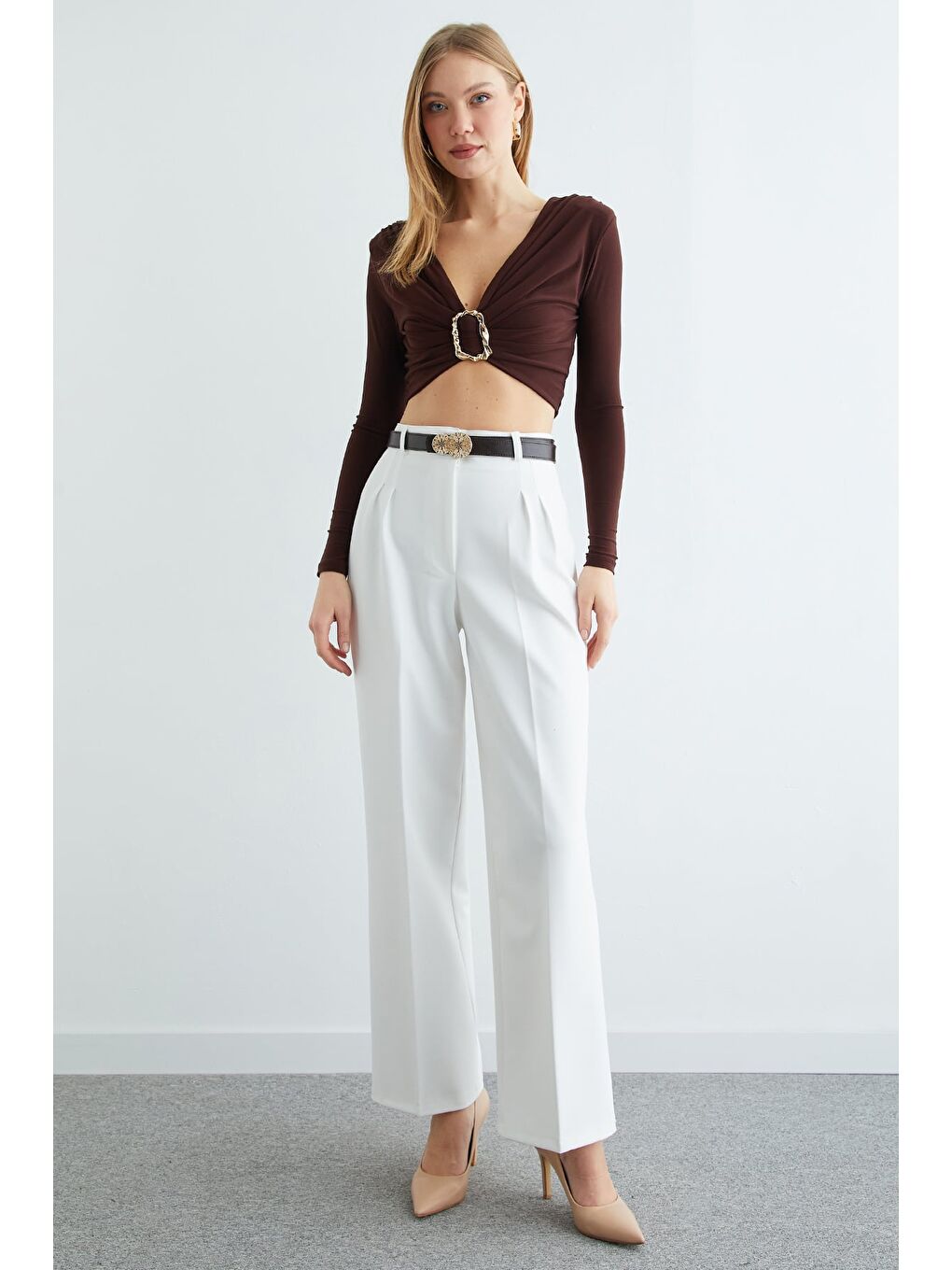 Kahverengi Drapeli Tokalı Omuz Vatkalı Crop Bluz-1