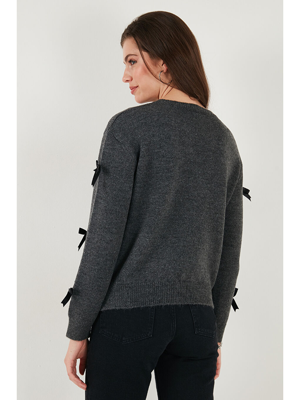 Antrasit Premium Regular Fit Bisiklet Yaka Fiyonk Detaylı Triko Kazak 680KZ00155-6