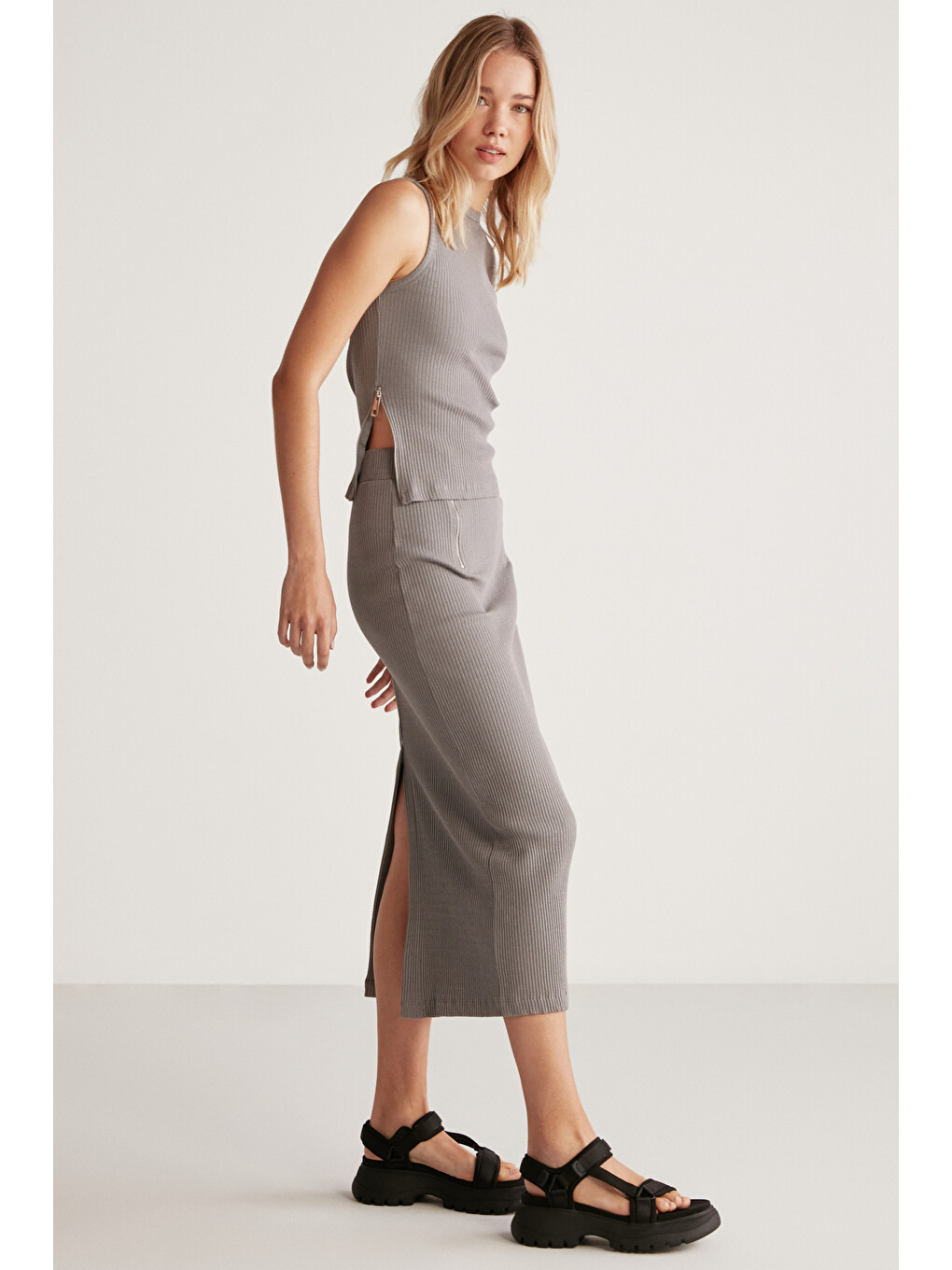 Lauren Kadın Slim Fit Fermuar Detaylı Midi Gri Etek-4