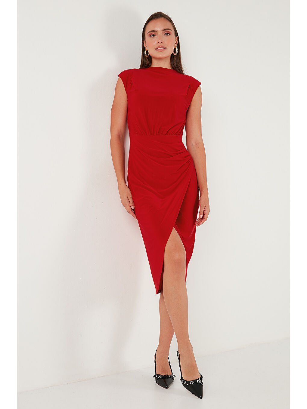 Kırmızı Drape ve Yırtmaç Detaylı Sıfır Yaka Kolsuz Midi Boy Elbise 611EL694-4