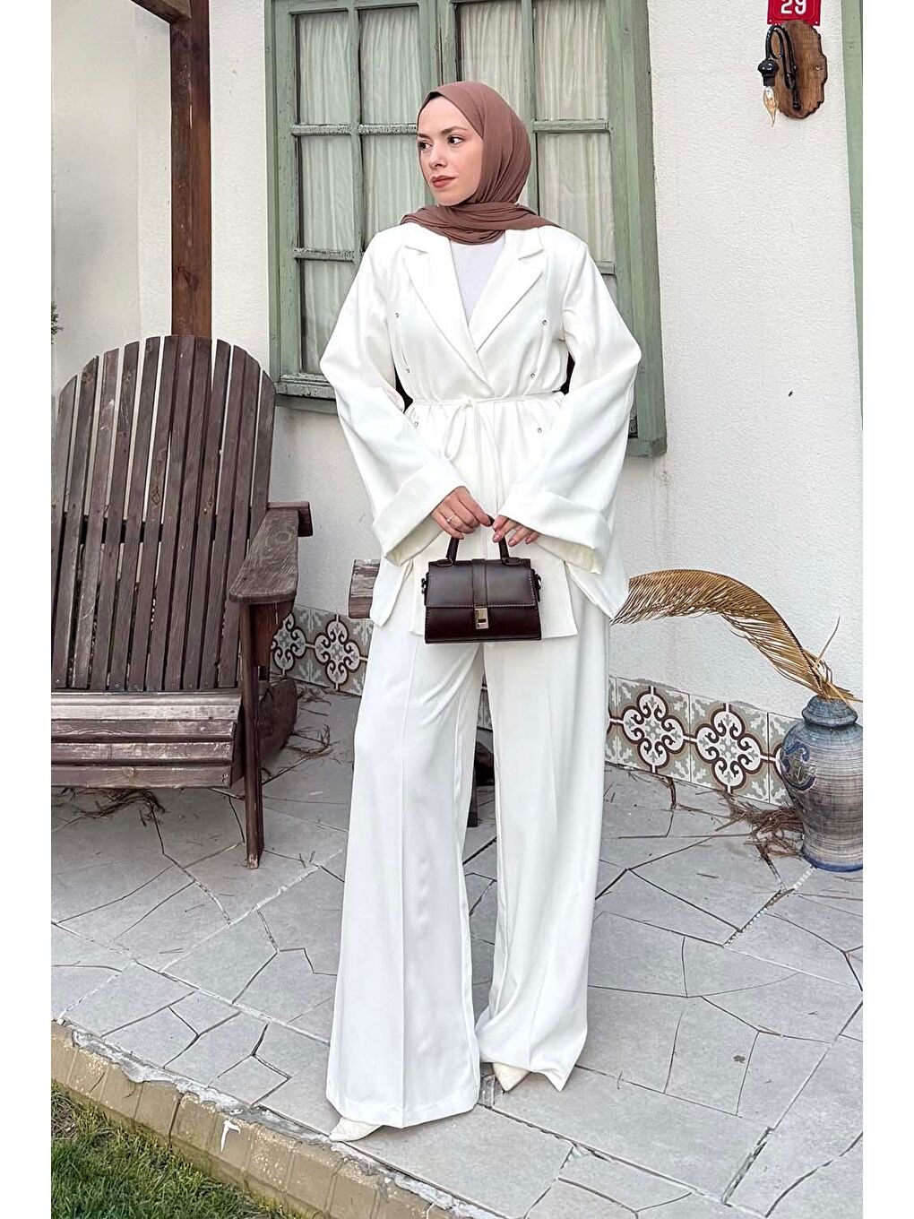 Derin Pens Detaylı Tesettür Takım Beyaz