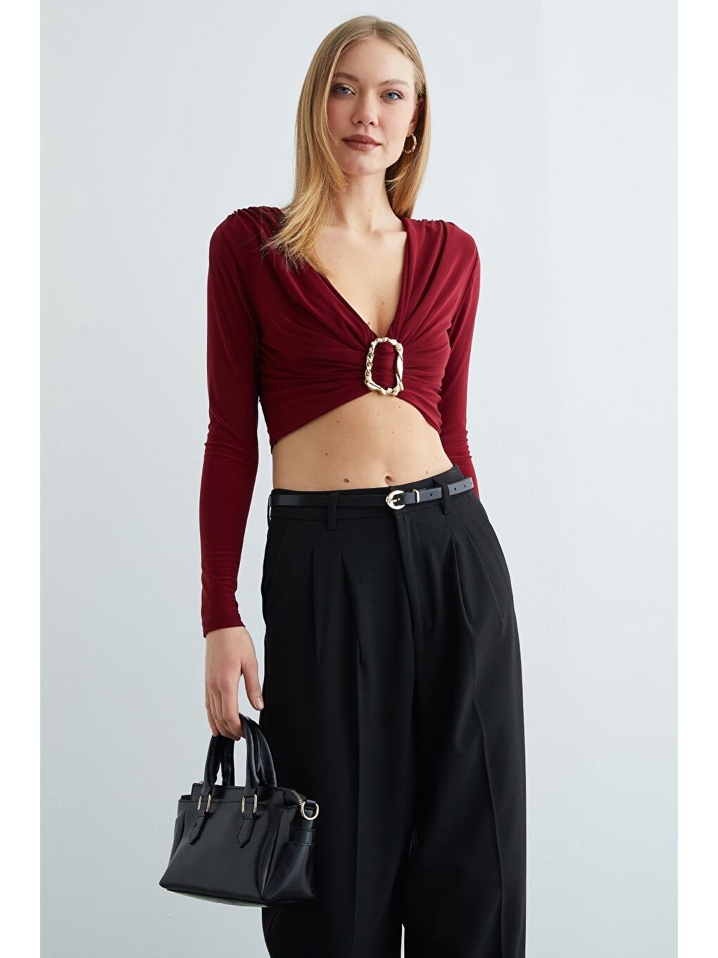 Bordo Drapeli Tokalı Omuz Vatkalı Crop Bluz-1