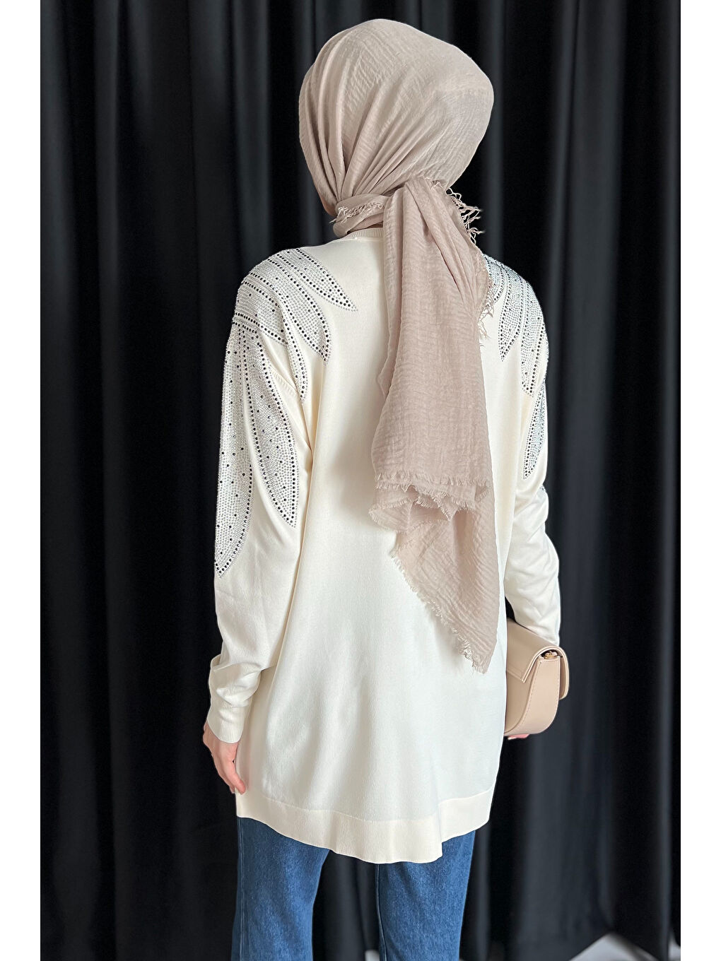 Ekru Taş İşlemeli Düğmeli Tesettür Triko Hırka-7