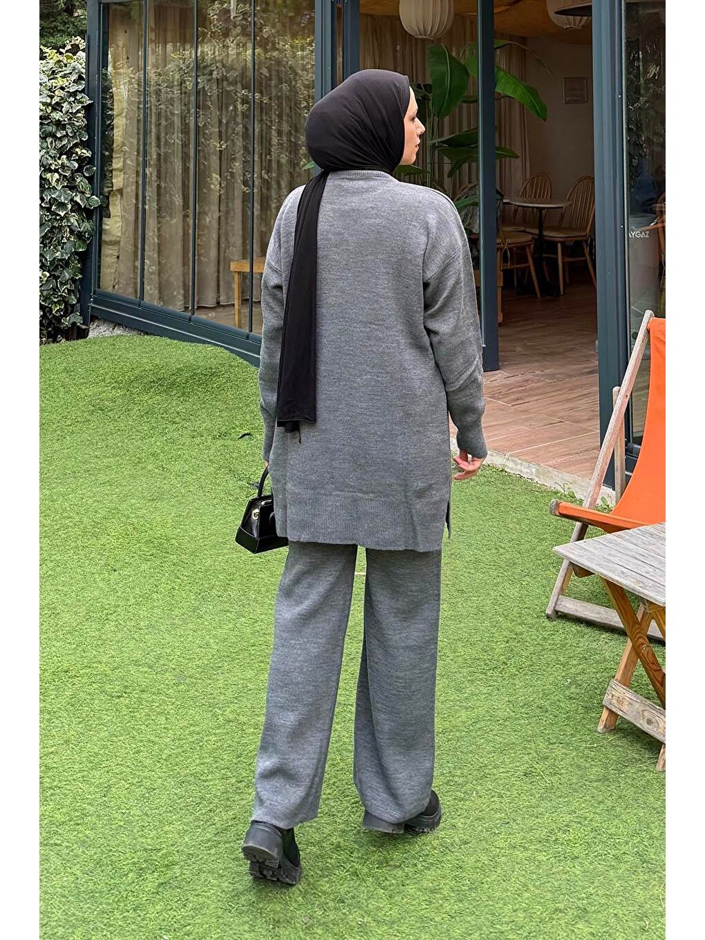 Gri Aksesuarlı Triko Takım Füme-3