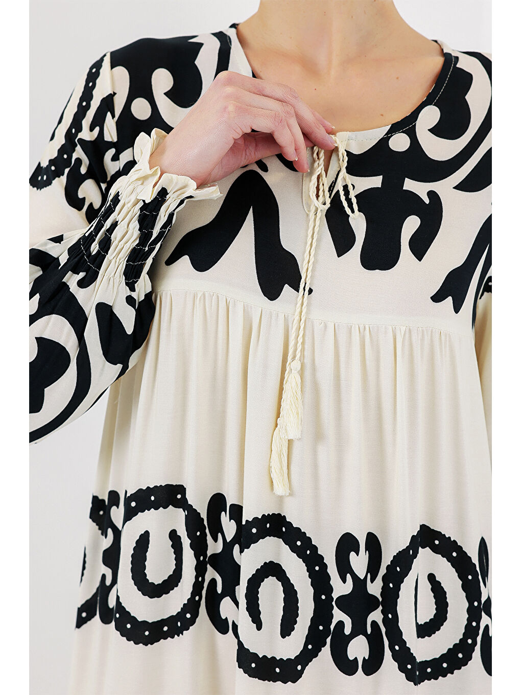 1947 Desenli Uzun Elbise - B.Beyaz-4