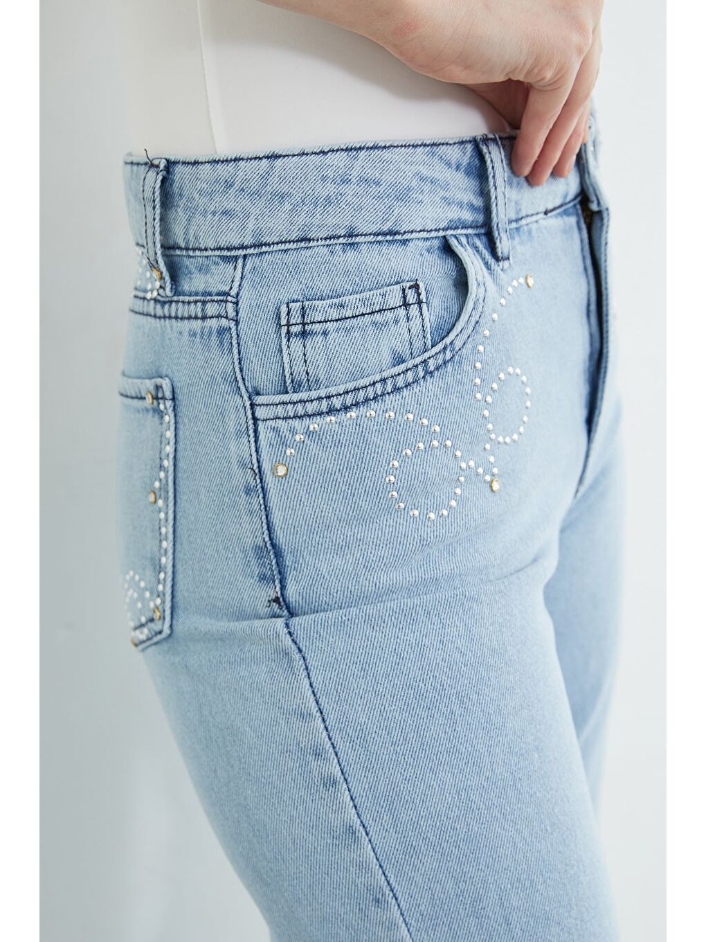 Mavi Perçin Detaylı Yüksek Bel Jean-4