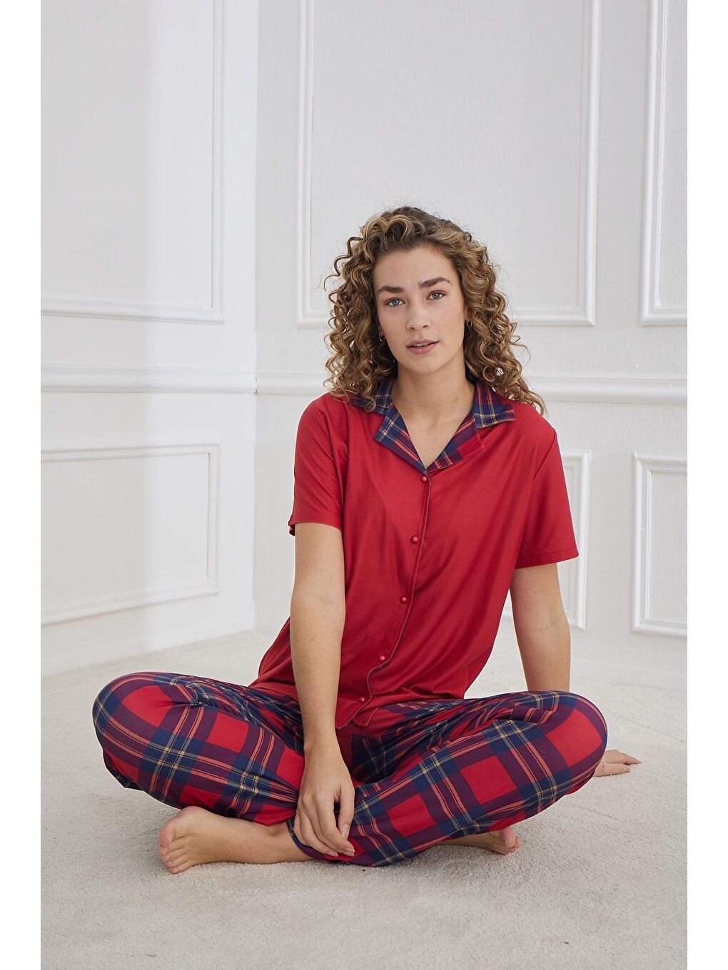 Kadın Desenli Polo Yaka Kısa Kol Pijama Takım | Kırmızı 30101-327-1