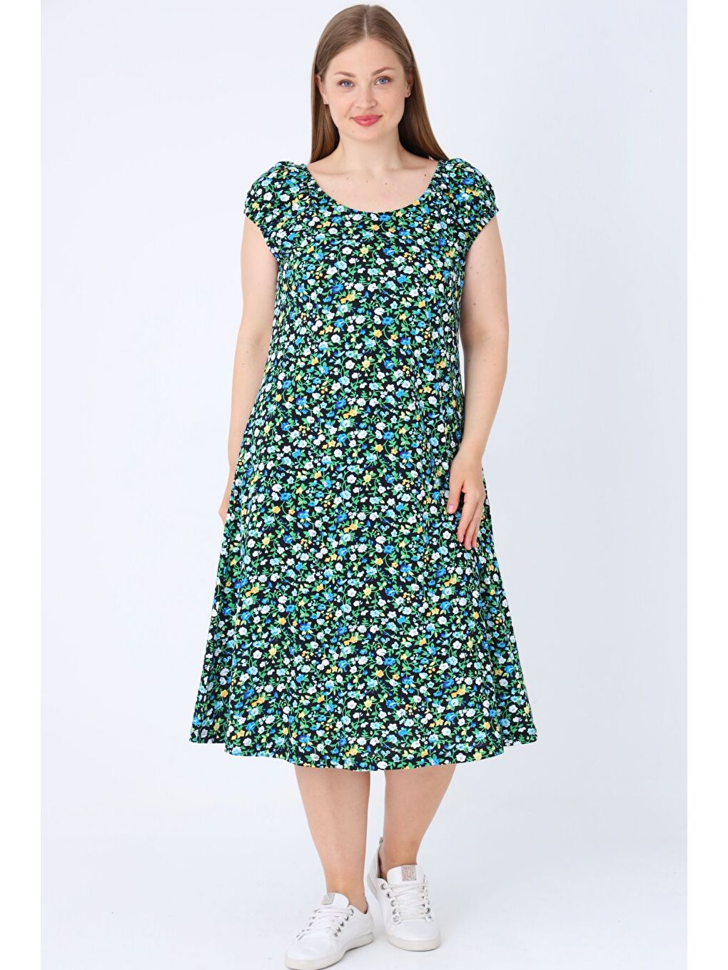 Siyah Çiçek Desenli Askılı Cepli Pamuklu Kadın Büyük Beden Elbise-2