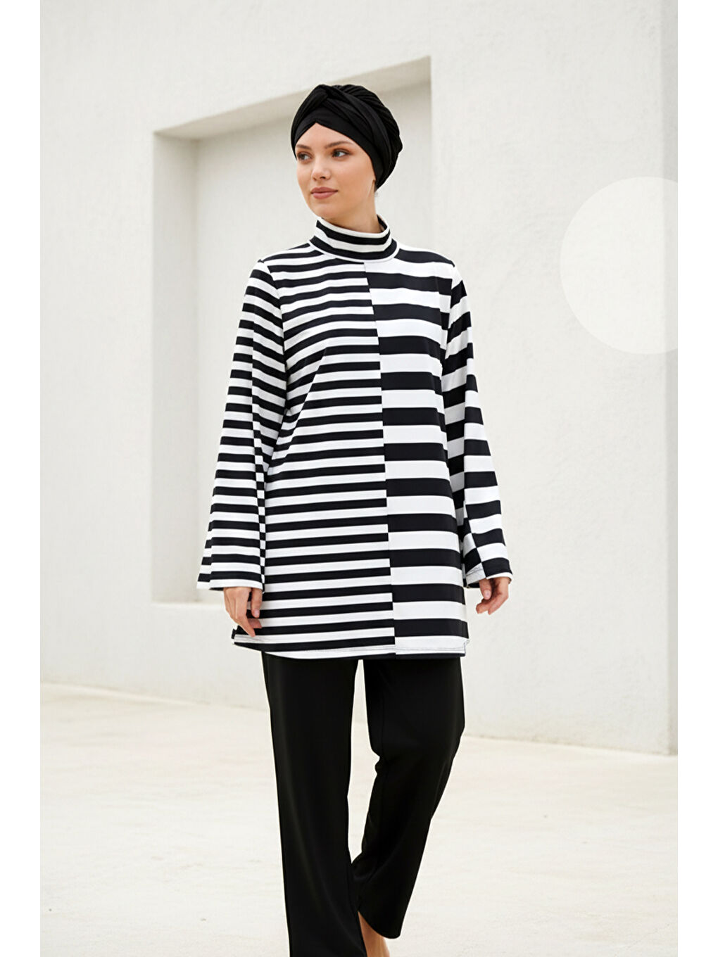 Siyah Tam Kapalı Tesettür Mayo 1951-1