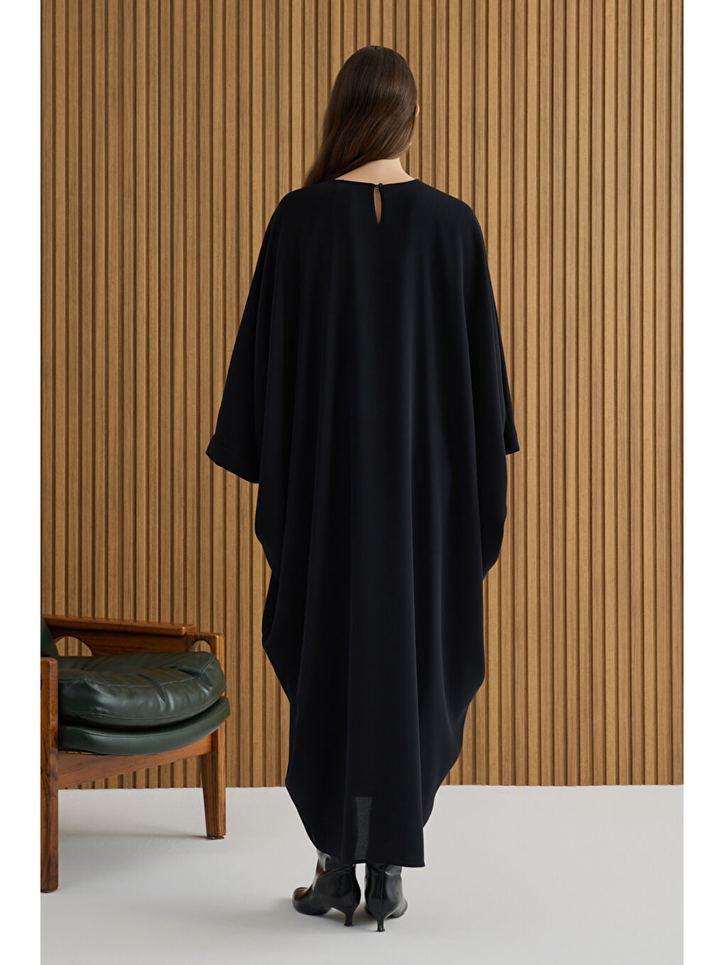 Siyah İşleme Detaylı Yarasa Kol Elbise-5