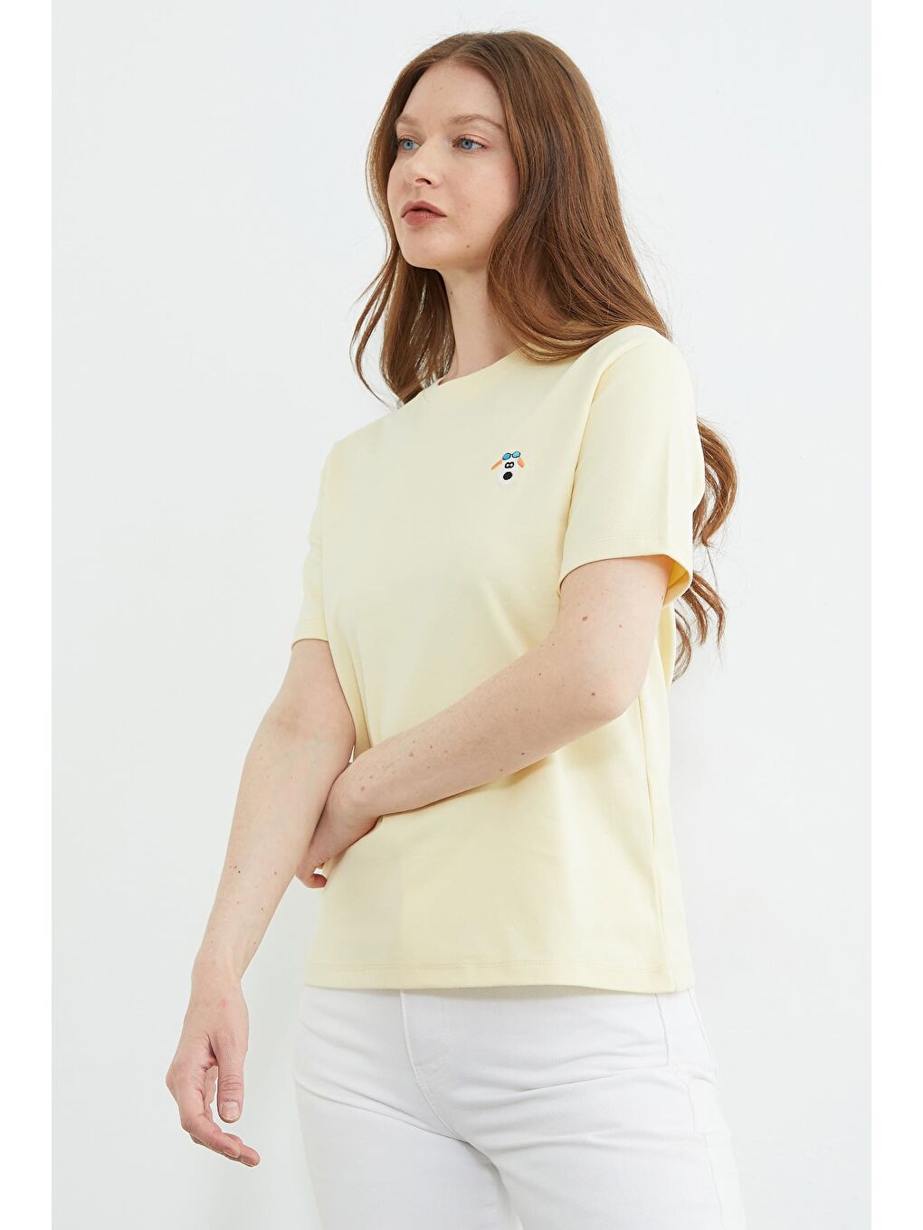 Sarı Köpek Nakışlı Bisiklet Yaka Tişört-3