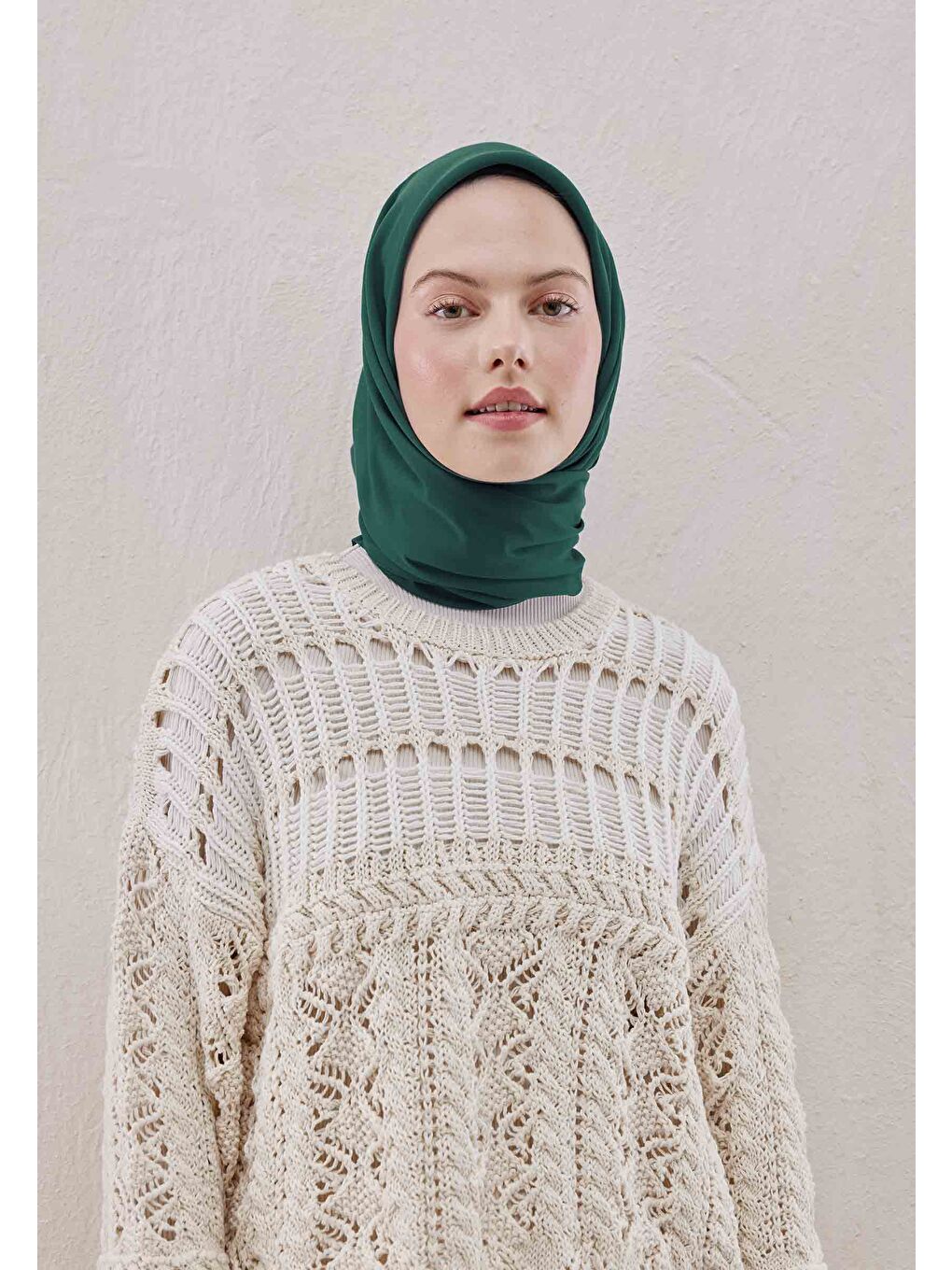 Bej Pamuk İpek Eşarp Zümrüt