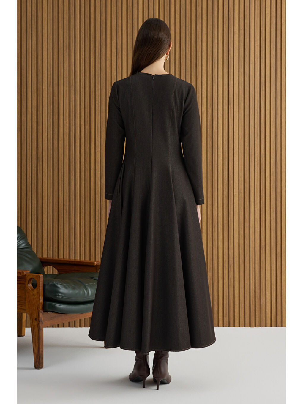 Kahverengi Denim Görünümlü Elbise-5