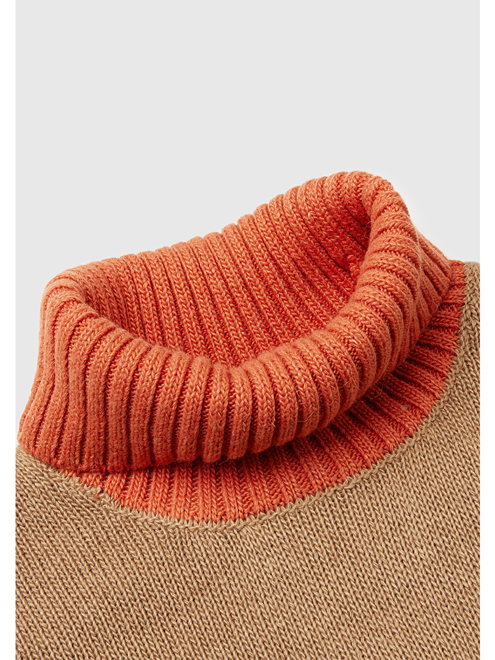 Kadın Açık Kahverengi Akrilik ve Yün Karışımlı Çok Renkli Balıkçı Yaka Kazak-6