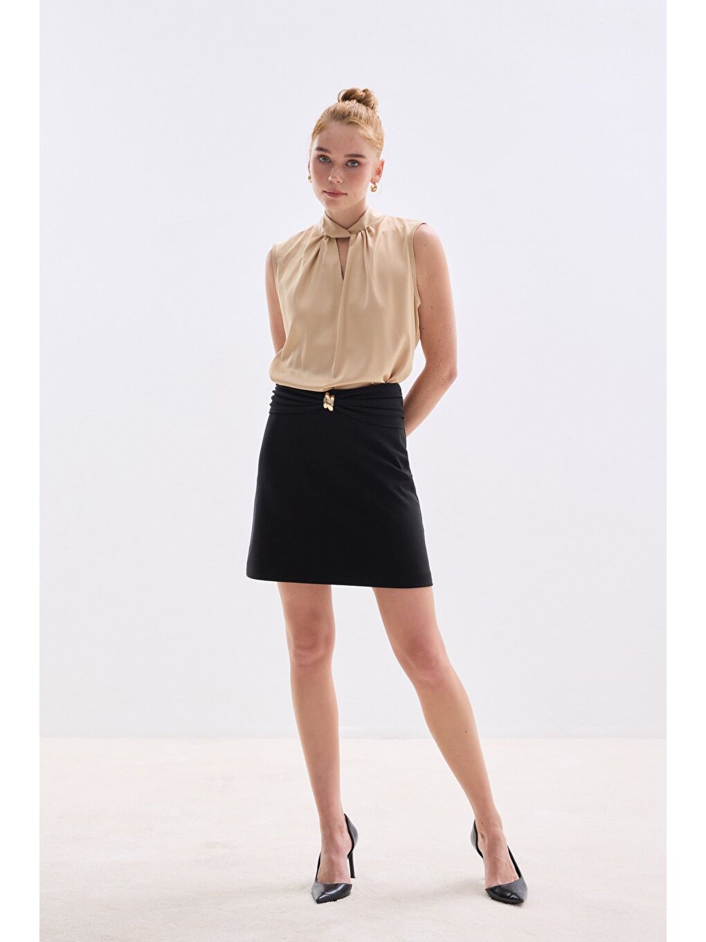 Bel Aksesuarlı Mini Etek - Siyah-2