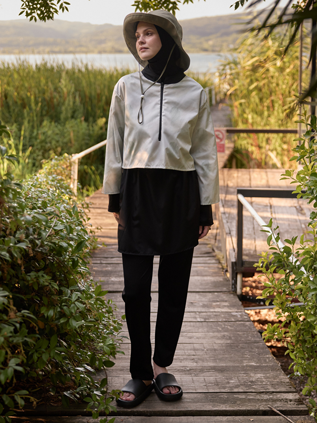 Kadın Tesettür Soluk Haki Fırça Baskılı Tam Kapalı 3 Parça Mayo Takımı