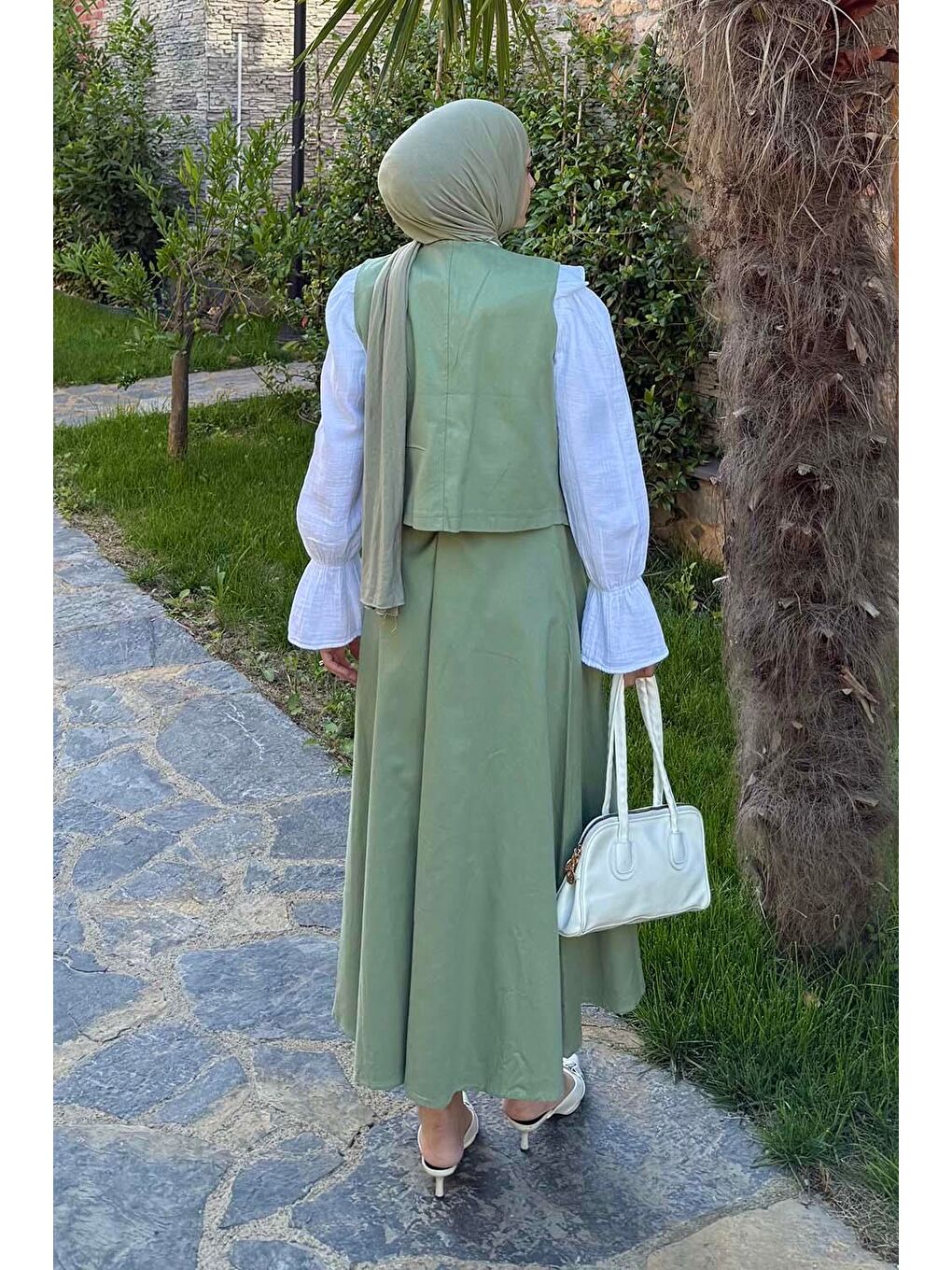 Gabardin Yelek-Etek İkili Tesettür Takım Çağla Yeşili-3