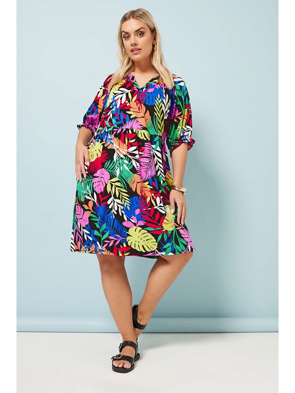 Karışık Büyük Beden V Yaka Çiçek Desenli Mini Elbise 304070-3