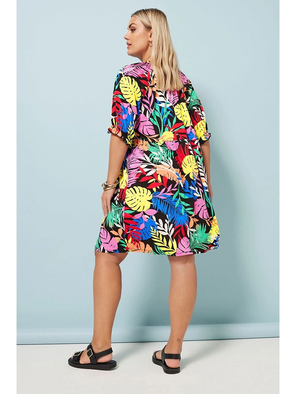 Karışık Büyük Beden V Yaka Çiçek Desenli Mini Elbise 304070-4