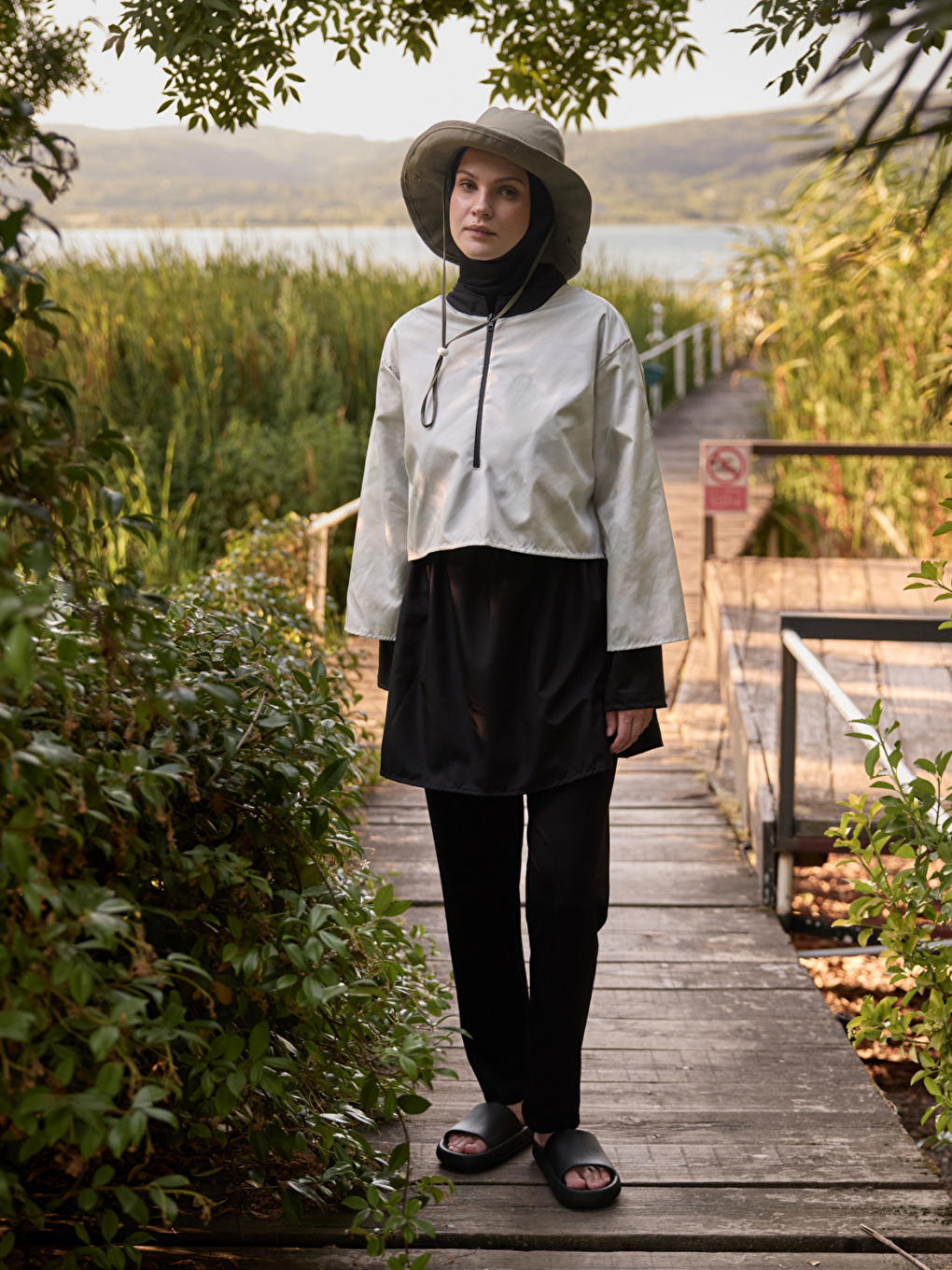 Kadın Tesettür Soluk Haki Fırça Baskılı Tam Kapalı 3 Parça Mayo Takımı-1