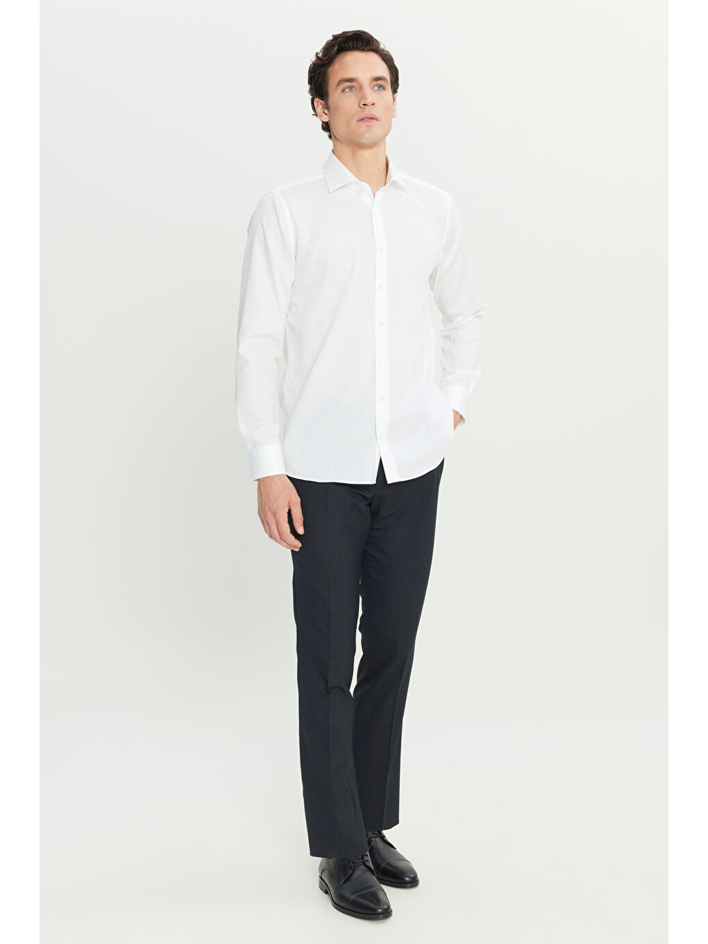 Erkek Beyaz Non-Iron %100 Pamuk Tailored Slim  Fit Dar Kesim Klasik Yaka Gömlek-1