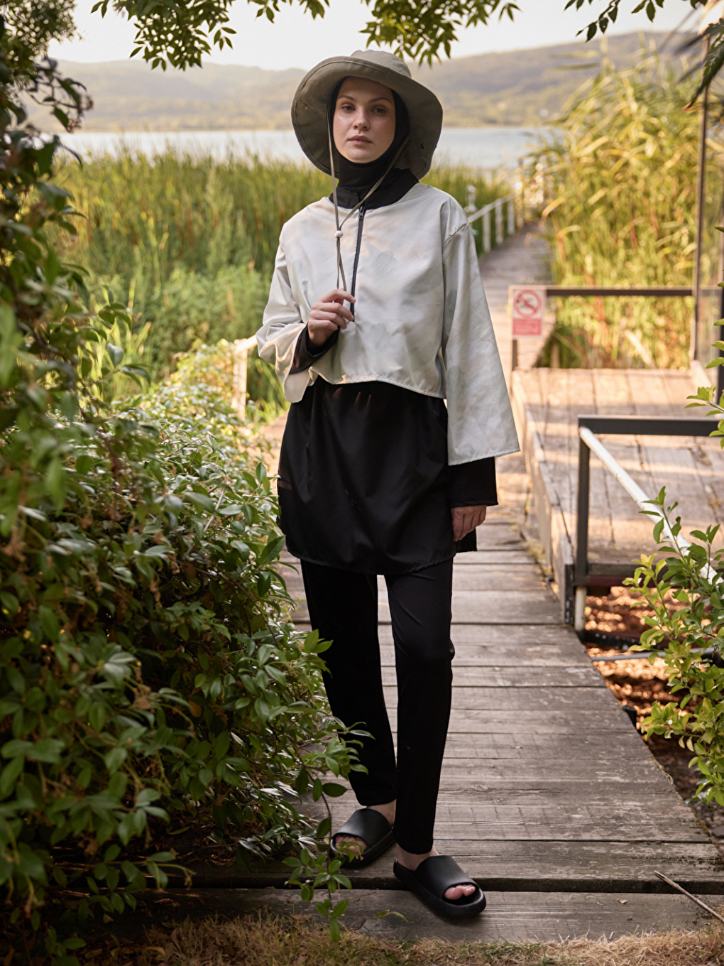 Kadın Tesettür Soluk Haki Fırça Baskılı Tam Kapalı 3 Parça Mayo Takımı-2