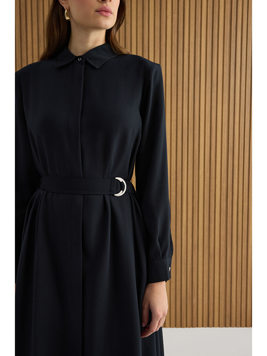 Siyah Metal Tokalı Modal Elbise-4