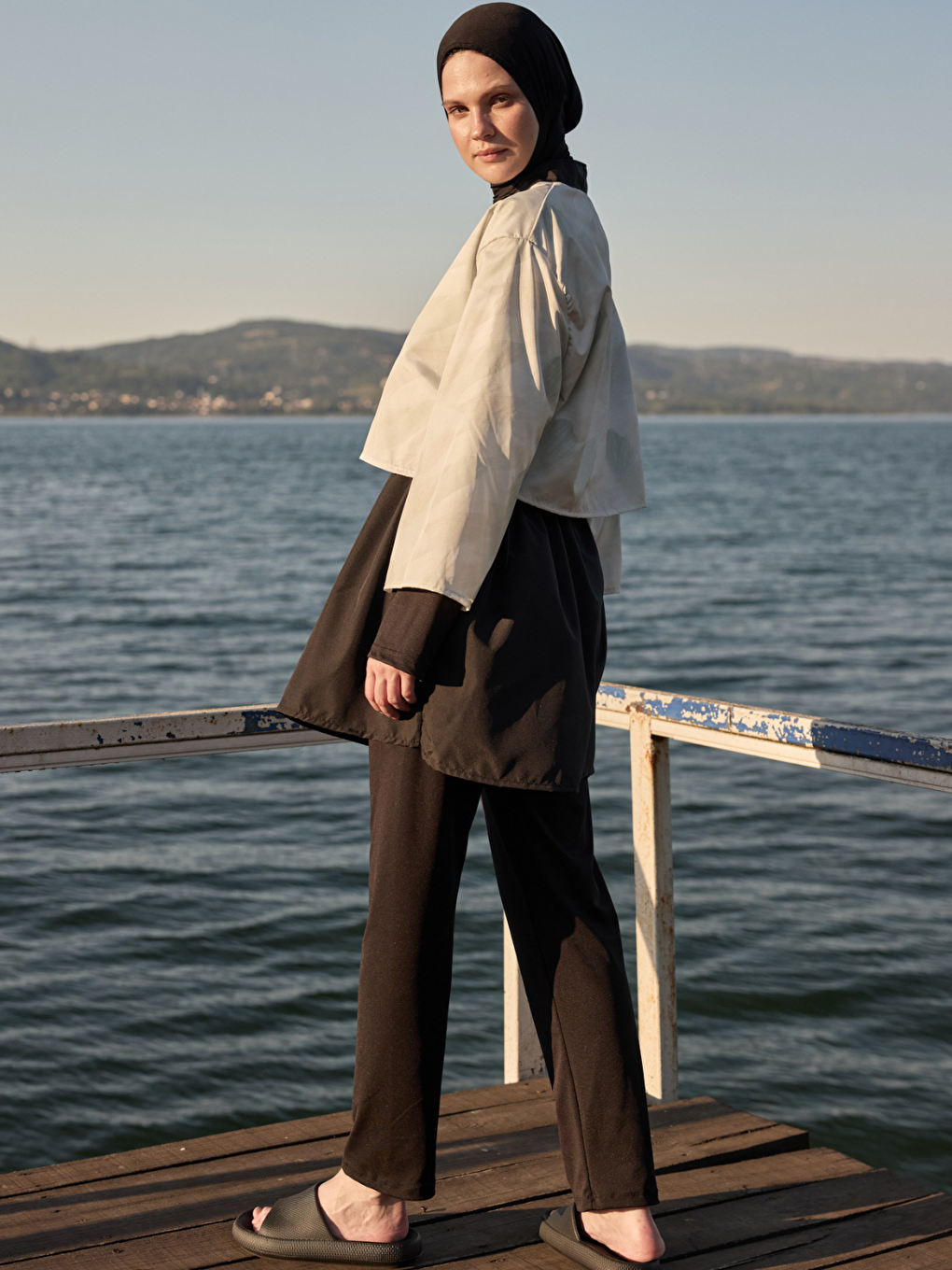 Kadın Tesettür Soluk Haki Fırça Baskılı Tam Kapalı 3 Parça Mayo Takımı-4