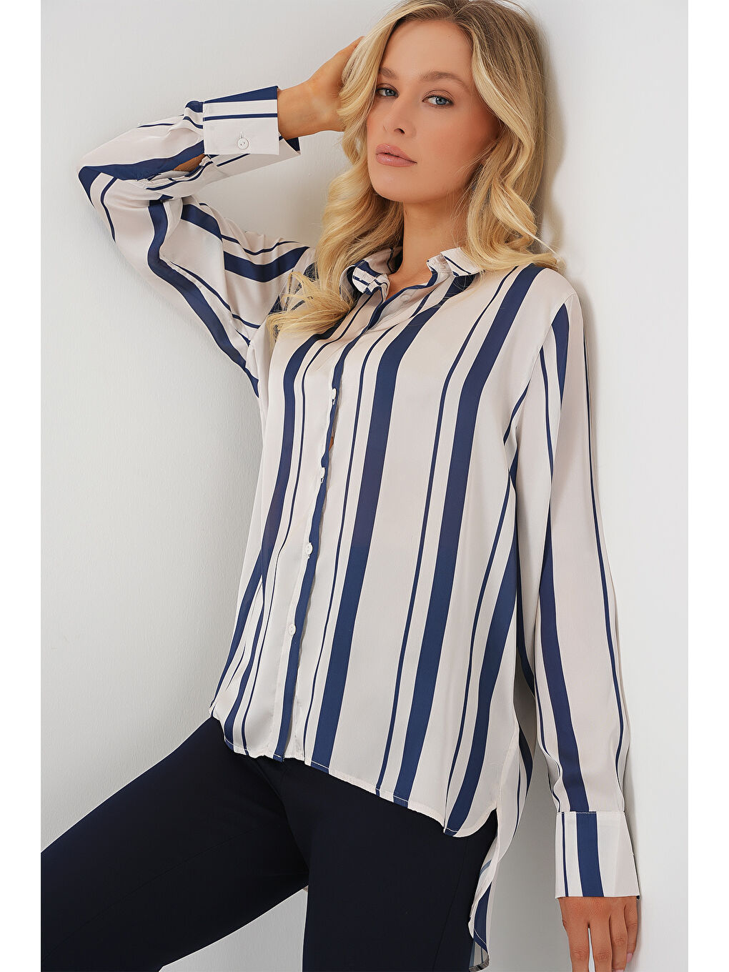 Kadın Çizgili Uzun Saten Gömlek 20291 - Lacivert-2