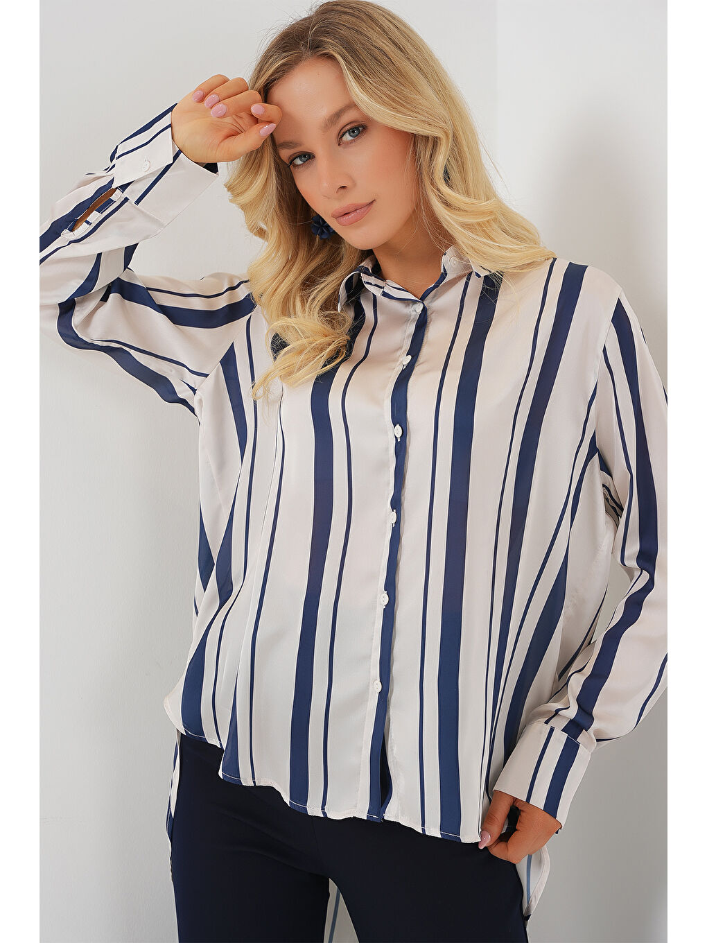 Kadın Çizgili Uzun Saten Gömlek 20291 - Lacivert-3