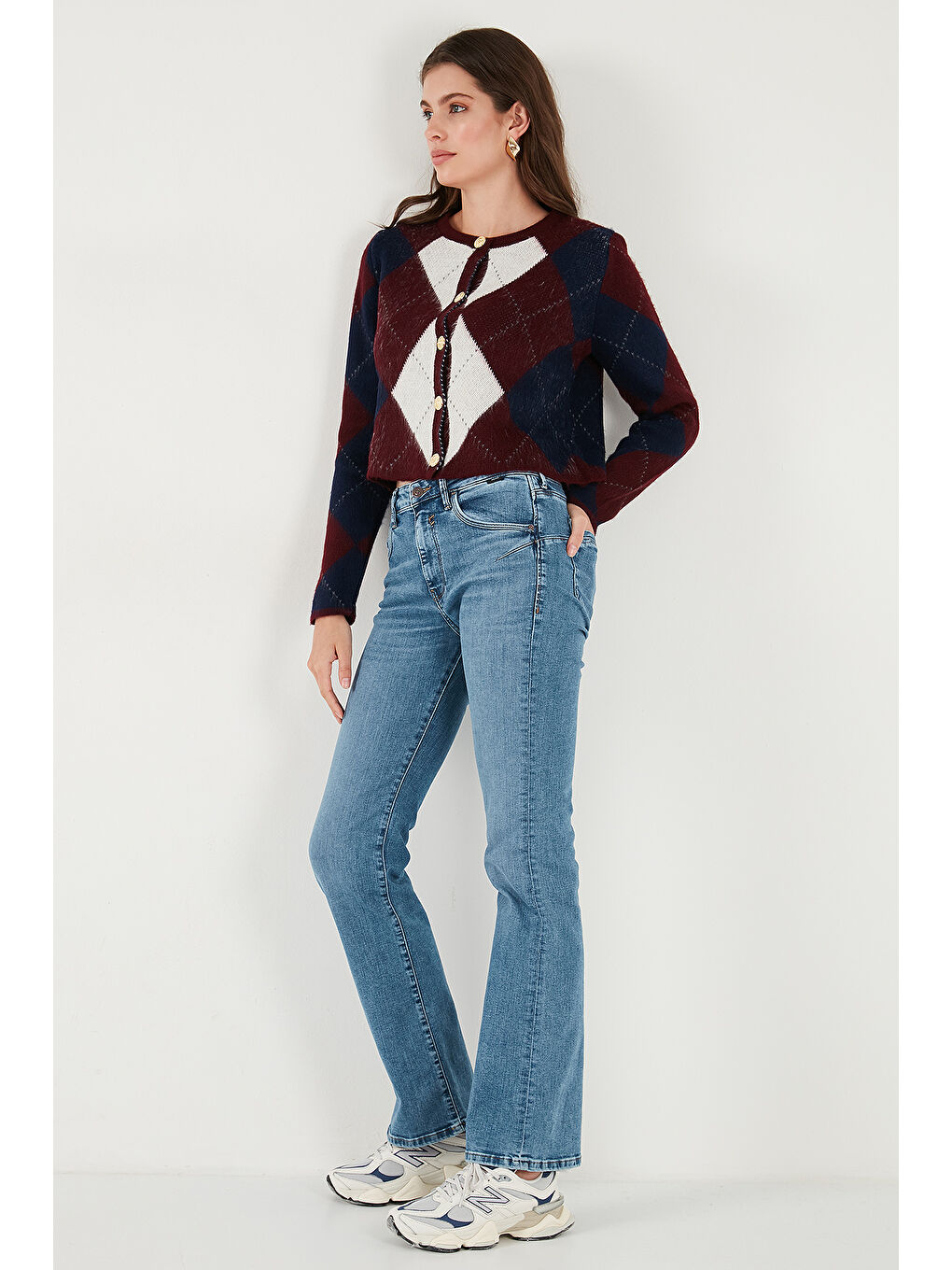 Bordo Regular Fit Bisiklet Yaka Baklava Desenli Düğmeli Crop Hırka 4615570-2