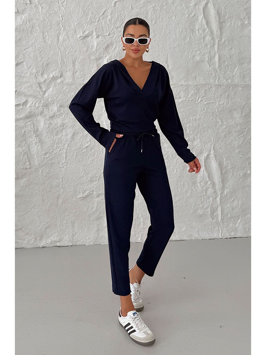 Kadın Lacivert V Yaka Kapüşonlu Crop Eşofman Modal Kumaş Alt-Üst Takım
