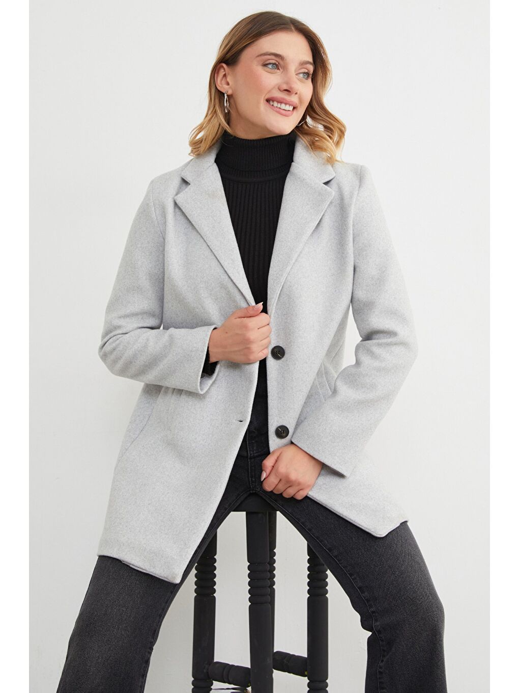 Gri Kruvaze Yaka Cepli Kaşe Kaban