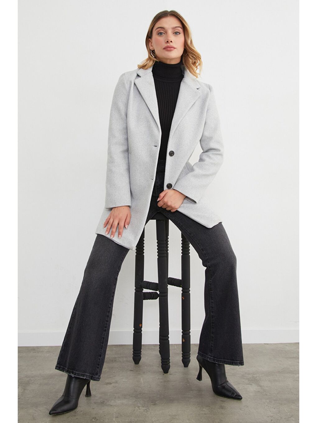 Gri Kruvaze Yaka Cepli Kaşe Kaban-1