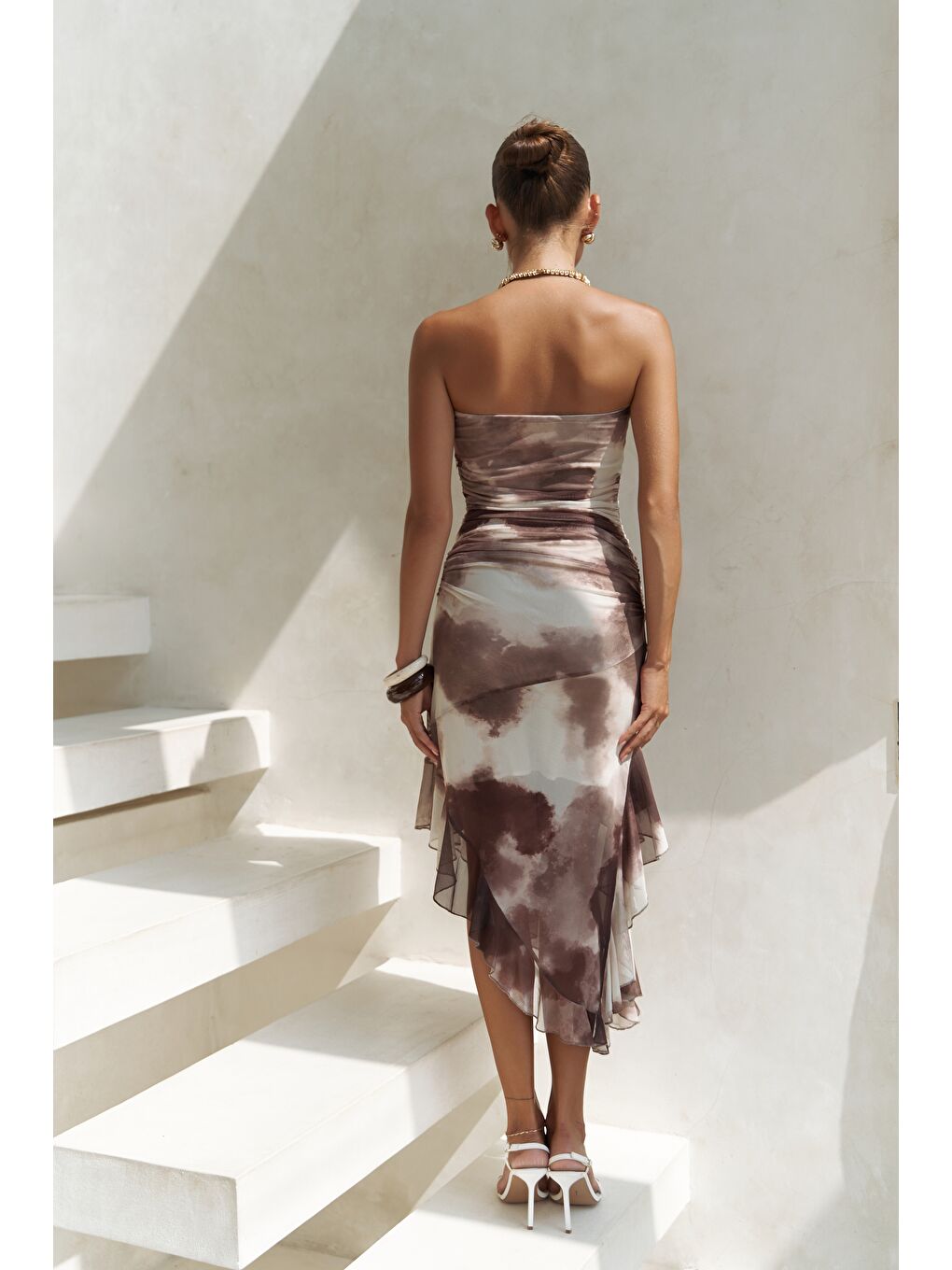 Kahverengi Stracnaha Drape Detaylı Kahve Straplez Elbise-3