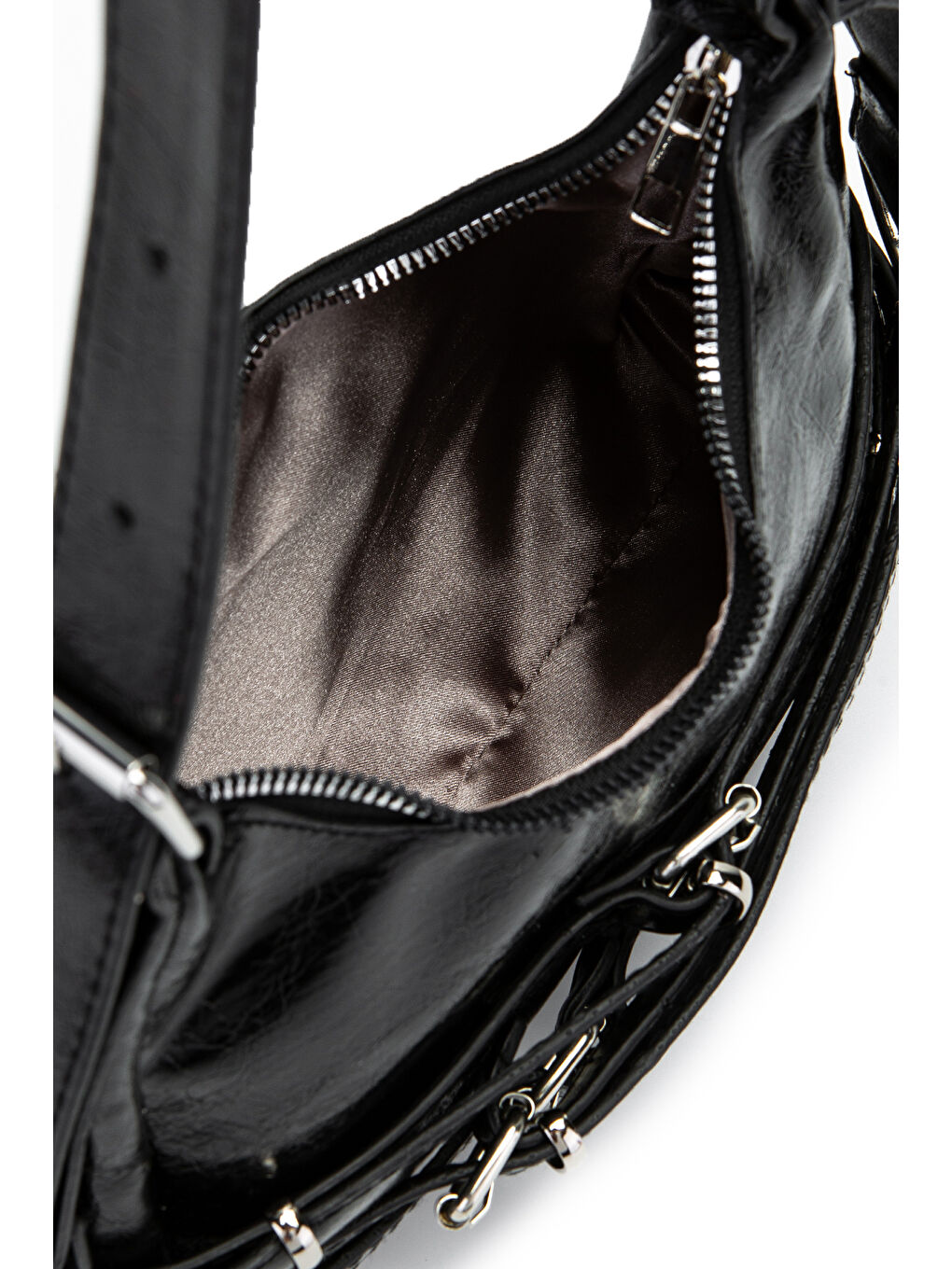 Kemer Detaylı Rugan Suni Deri Baget Kadın Kol Çanta Mary Siyah-4