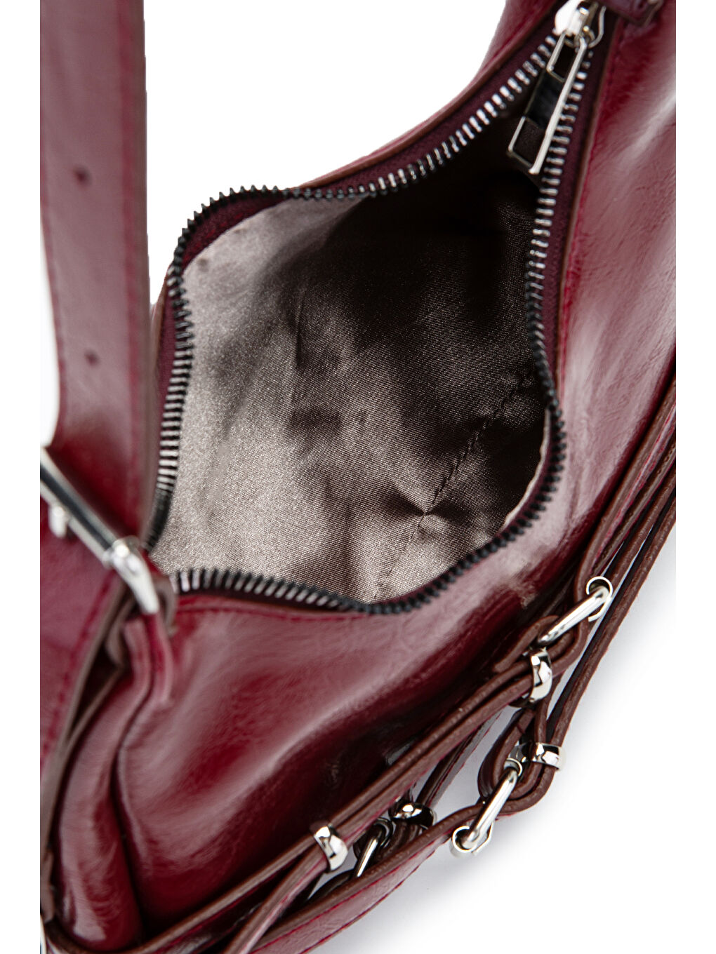 Kemer Detaylı Rugan Suni Deri Baget Kadın Kol Çanta Mary Bordo-4