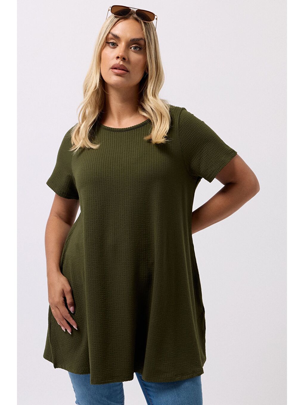 Yeşil Büyük Beden Bisiklet Yaka Kısa Kollu Dokulu Uzun T-shirt 304001