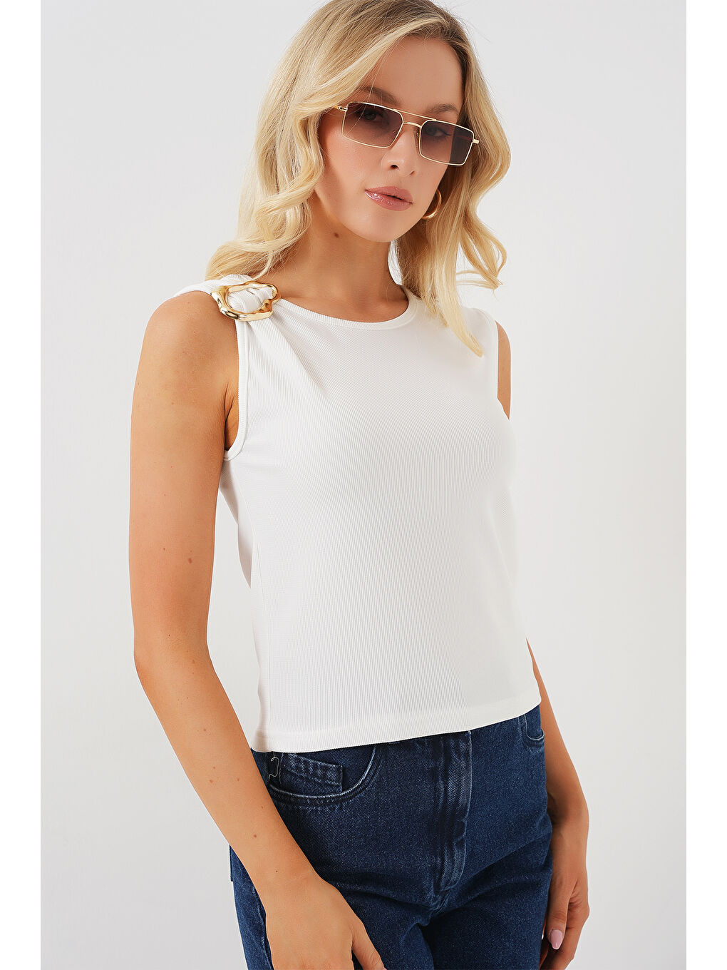 Kadın Kolsuz Basic Bluz 935 - Beyaz-2