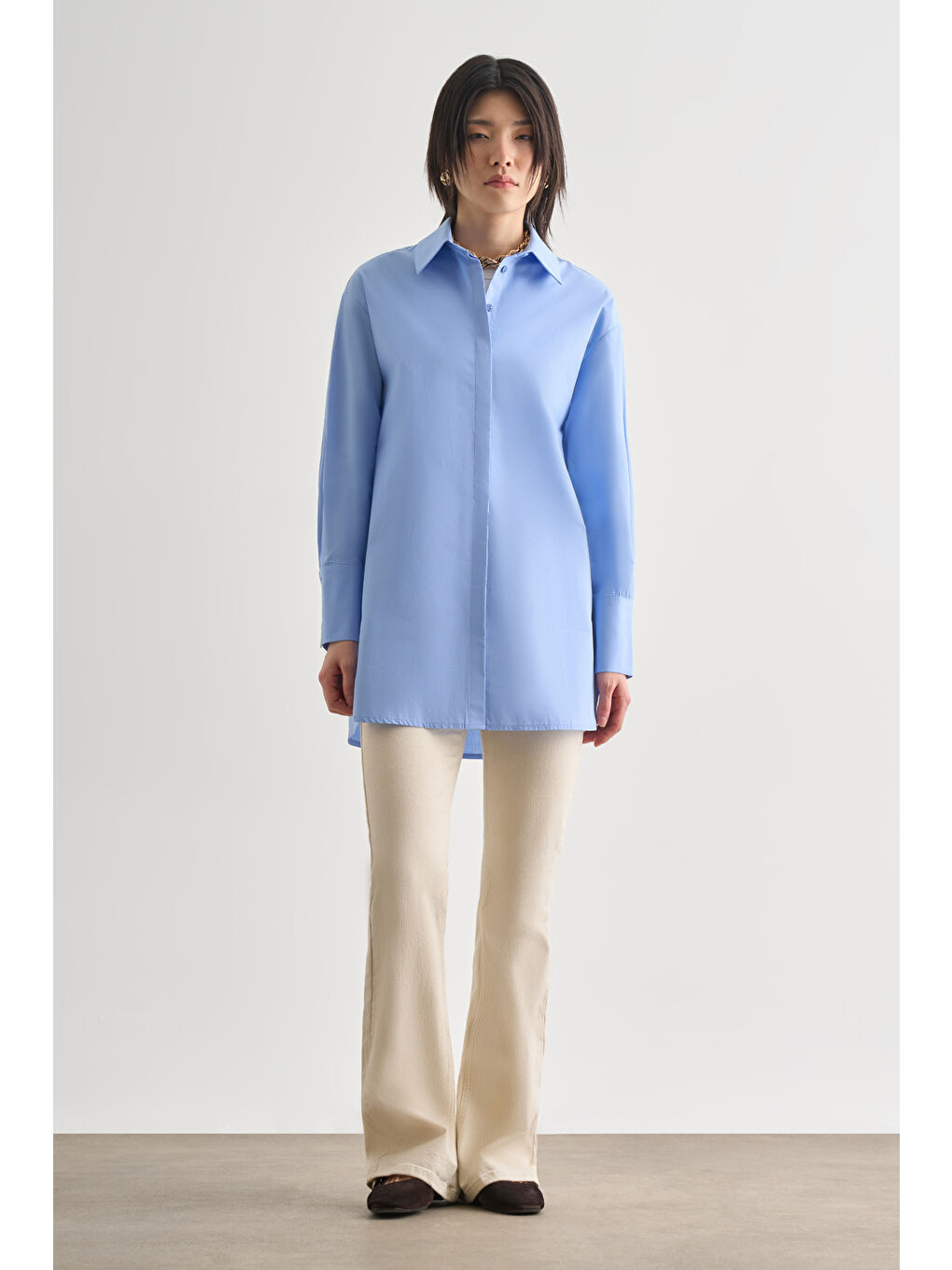 Premium Saf Pamuk Kalın Manşetli Oversize Mavi Gömlek